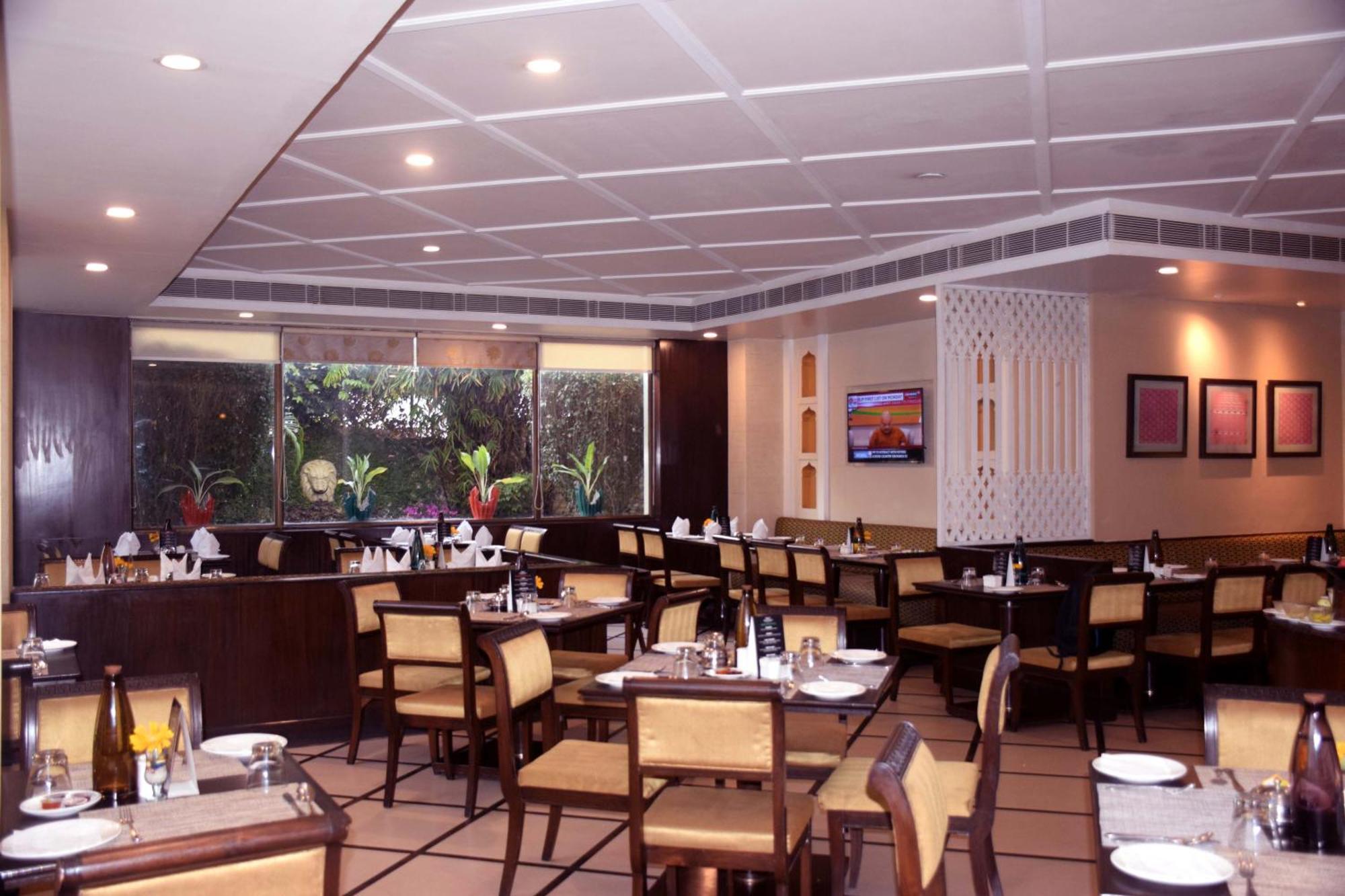 La Place Sarovar Portico Lucknow Eksteriør bilde
